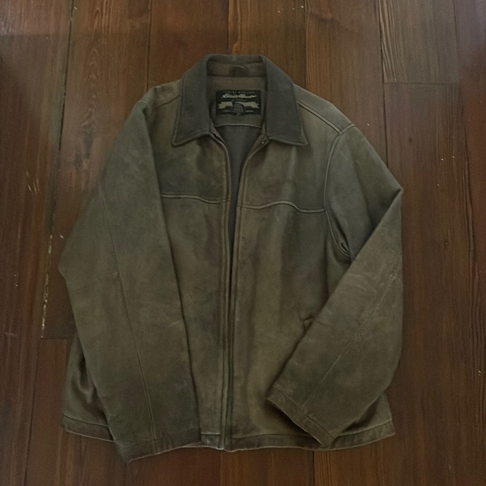 Men’s Eddie Bauer leather jacket